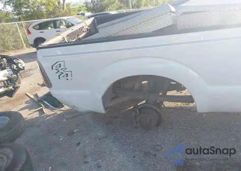 2011 Ford F-250 Xl z USA, uszkodzony, nr VIN 1FT7X2B61BEA83189